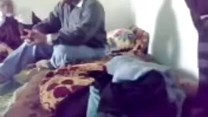Jocul cu ochi femei dezgolite de tot poze de pisică închis