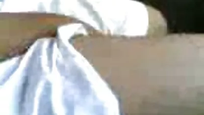 Două fete să ia transformă pipi poze femei golae în grădină