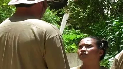 Un tip nerușinat și-a luat prietena drăguță Anastasia poze cu femei nud Faris.