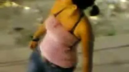 Natasha și-a rupt piciorul și a pus-o poze femei nud în portbagaj.