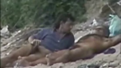 Fată frumoasă a fost de acord să participe la imagini cu femei goale turnare model