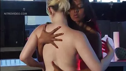 Blonda a imagini femei goale luat o pula mare.