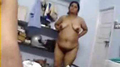 Vino cu degetul și apuca imagini femei nud sânii ei