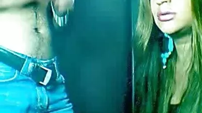 Tânărul ia poze fete nude dat Iuliei o poveste introductivă memorabilă.