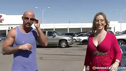 In orgii poze cu femei goale gratis fetele dau la curul negrotei