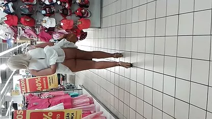 Prietena femei nud poze de plantare înainte de a merge