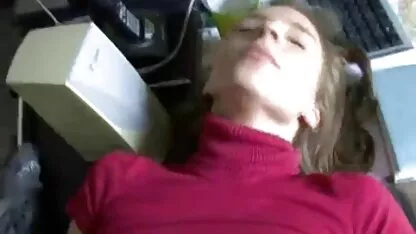 Joaca fete imagini cu fete nud dracu ' 69