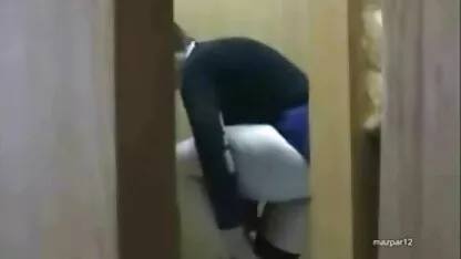 Noul joc interesant al lui Natalie pentru golul subțire al imagini femei goale piciorului