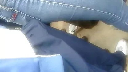 Trei imagini cu fete goale lesbiene au jucat jocuri crude anal.