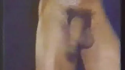 O altă femeie a fost excitat și poze cu femei goal 3 a scos dildo-ul ascuns.