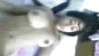 Prinde Capra cu poze cu fete nude un tatuaj pe factură.