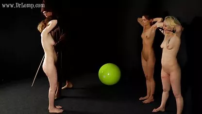 Împingeți degetele și imagini cu femei nud picioarele fără a întrerupe orgasmul